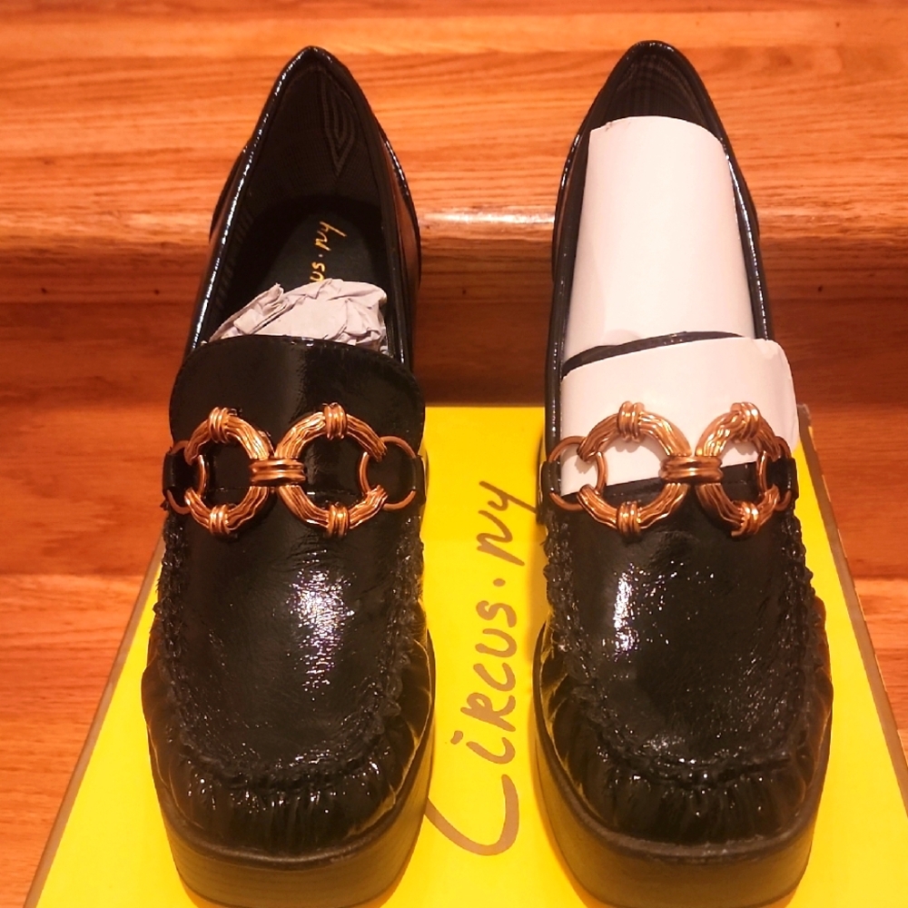 NIB Circus NY By Sam Edelmam "Susie" Black Glossy Platform Loafers 9M